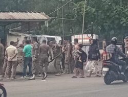 Satpol PP Kota Bandung Tertibkan Pedagang di Monju, Rumah Aspirasi Warga Minta Solusi Relokasi