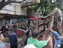 Penertiban Tahap Ketiga PKL Cicadas, Satpol PP Bongkar 11 Lapak Kosong