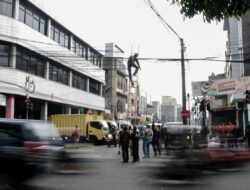 Pemkot Tertibkan Kabel Udara, Penurunan Dimulai 2 Juni di Jalan Asia Afrika dan Jalan Sunda