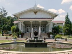 Dedi Mulyadi Larang Hotel Tinggi Dekat Istana Cipanas