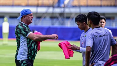 Lawan PSM Makassar, Persib Tanpa Tiga Pemain dan Pelatih Bojan Hodak  