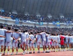 Bobotoh Birukan GBLA, Kobarkan Semangat Persib Jelang Laga Persija