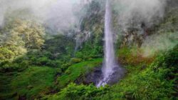 Terdengar Gemuruh Sebelum Longsor, 2 Wisatawan Curug Cileat Subang Hilang  