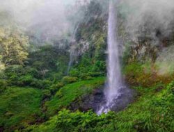 Terdengar Gemuruh Sebelum Longsor, 2 Wisatawan Curug Cileat Subang Hilang  