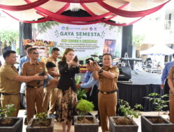 Gaya Semesta SMPN 2 Kuningan: Pelepasan Relawan Peace Corps dan Peluncuran Buku Bilingual “In Another Life”