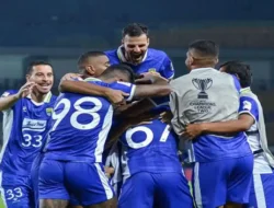 Super League: Persib Bandung-Borneo FC Bertarung Sengit, Ini 4 Laga Menuju Juara 