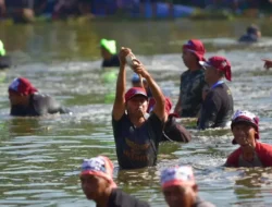 Dua Ton Ikan Siap Disebar, Ini Aturan Lomba Ngubek Empang Lebaran Depok 2026