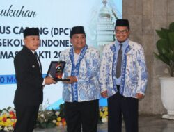 Bupati Dian Dorong Kepala Sekolah Melek Teknologi dan Perkuat Pendidikan Karakter pada Pengukuhan DPC AKSI Kabupaten Kuningan