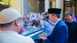 Dedie Rachim Tinjau Proses Penyembelihan Hewan Kurban di RPH