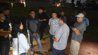 Joging Trek Sedang Dibangun di  Lapang Bola Desa Cikeruh Kabupaten Sumedang