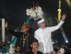 Bupati Dony dan Wabup Fajar Turut Meriahkan Kirab Mahkota Binokasih di Kota Bandung
