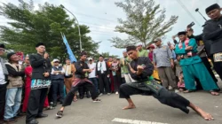 Seru! Tradisi Palang Pintu Sambut Kedatangan Supian Suri di Puncak HUT ke-27 Kota Depok