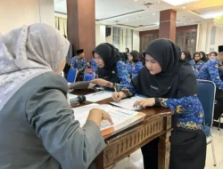 Selamat! BKPSDM Serahkan SK ke 105 PNS Pemkot Depok