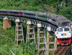 Sejarah Perkeretaapian, Dari Stasiun Estetik dan Bersejarah di Jawa Barat