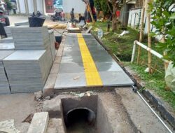 Gunakan PAD, DPUTR Melakukan Revitalisasi Trotoar di Jalan Bhayangkara