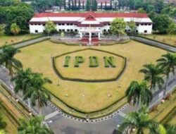 Dua Praja IPDN Studi Lapangan Inovasi Pelayanan di Kantor Lurah Taman Sari