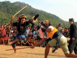 Tradisi Warga Bekasi, Ujungan Jadi Warisan Budaya Tak Benda