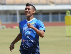 Persib Lepas Henhen, Status Pinjaman ke PSM