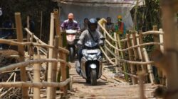 Jembatan Cipicung-Cibugel Diperbaiki, Bupati Dony Ingatkan Kualitas Konstruksi